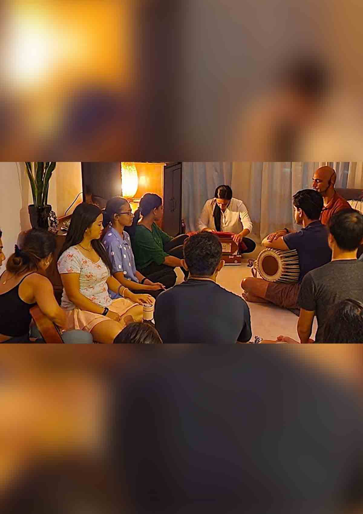 Kirtan - music meditation for healing (Little India)